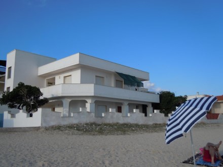 esterno villa spiaggia bianca torre lapillo